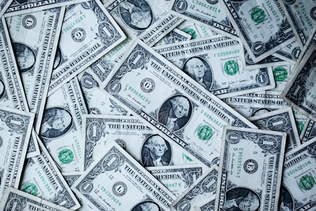 Think of commercial private money lending as the fast lane of real estate financing. Instead of going through banks, you're working with non-bank lenders who provide short-term, asset-based loans. The beauty of this approach? They care more about your property's potential than your credit score.